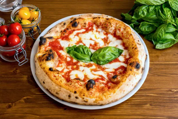 3 Peynirli Pizza