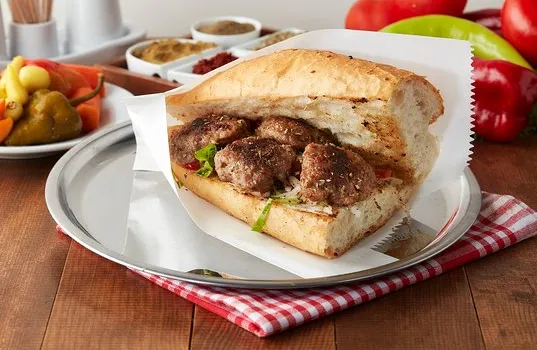 Tombik Köfte Ekmek 