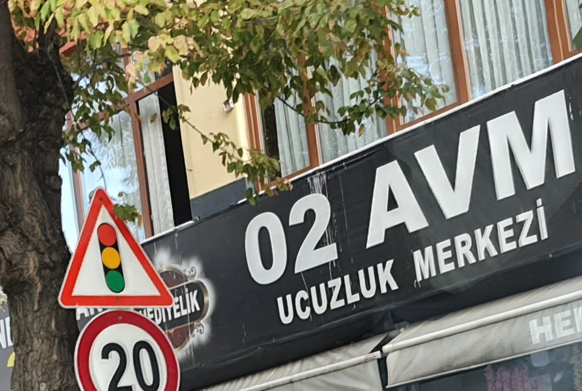 02 Avm Ucuzluk Merkezi - Bahçelievler, İstanbul