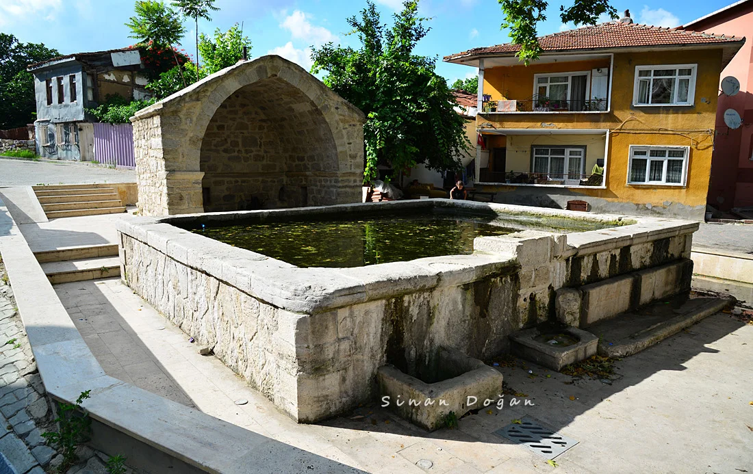 Topuklu Çeşmesi