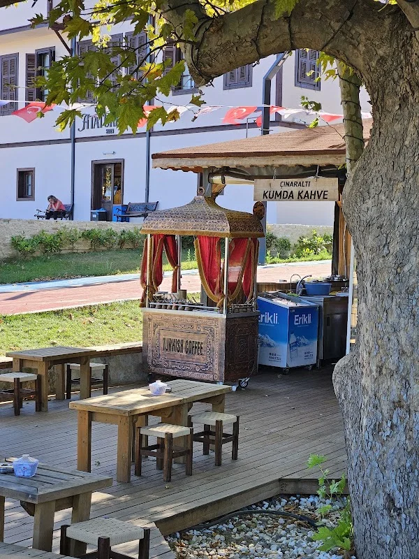 Çınaraltı Kumda Kahve