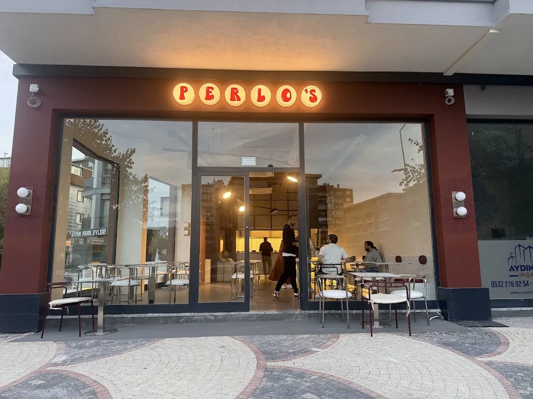 Perlo's Burger&More Mimaroba (Est.2021)