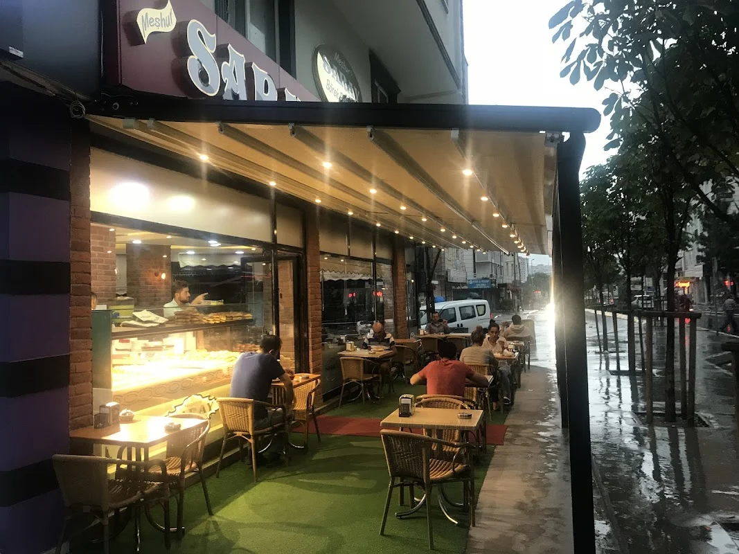 Meşhur Saray Börek Pide & Cafe Esenyurt Merkez