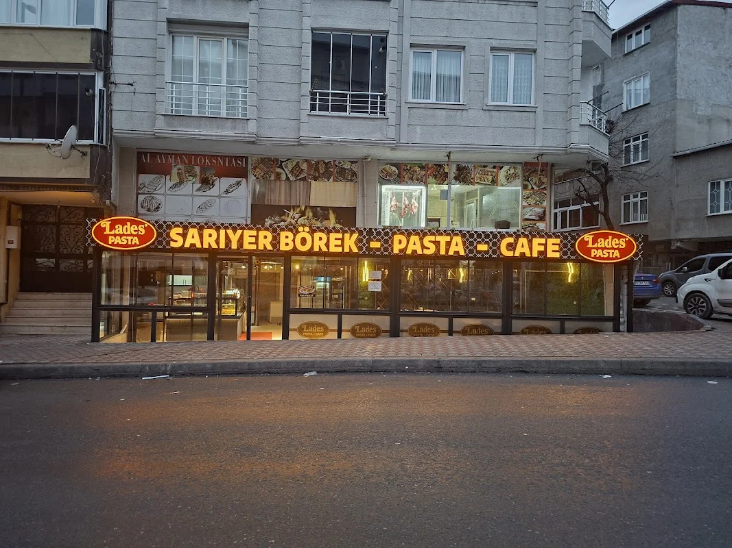 Lades Pasta Sarıyer Börek Cafe