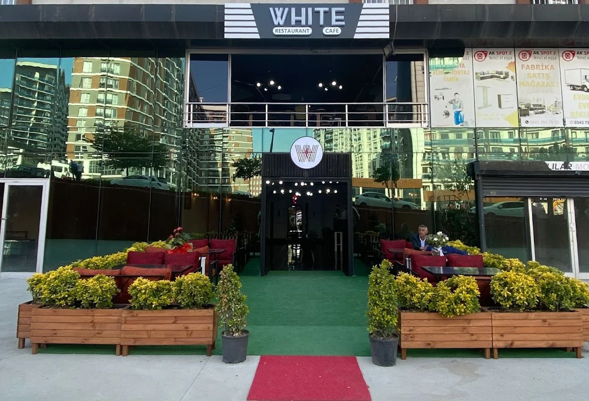 White Cafe & Restaurant