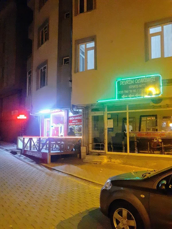 Devrim ocak başı köfte salonu