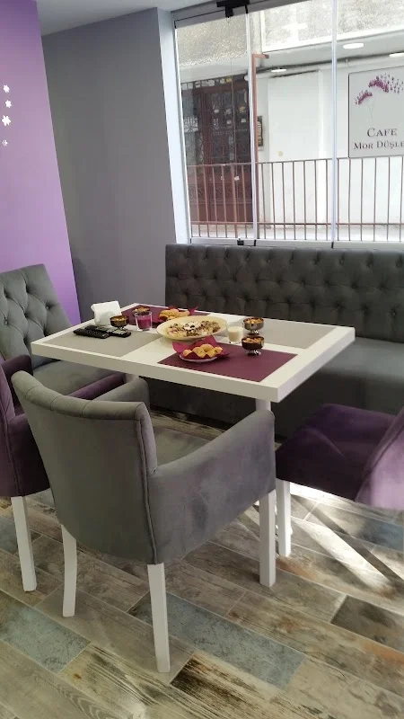 Cafe Mor Düşler