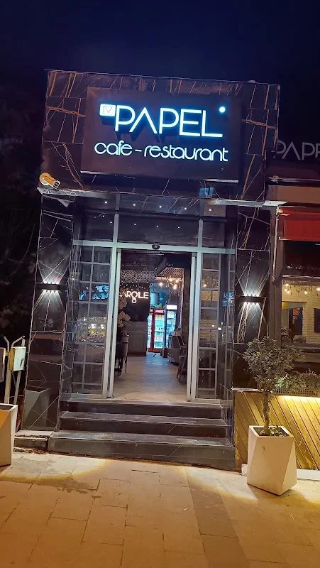 IV Papel Cafe Restaurant