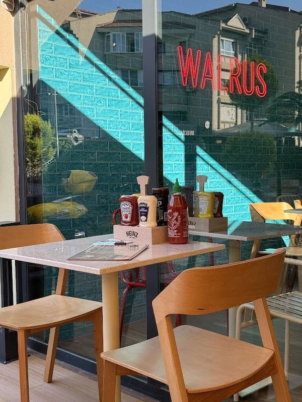 WALRUS SMASH BURGER