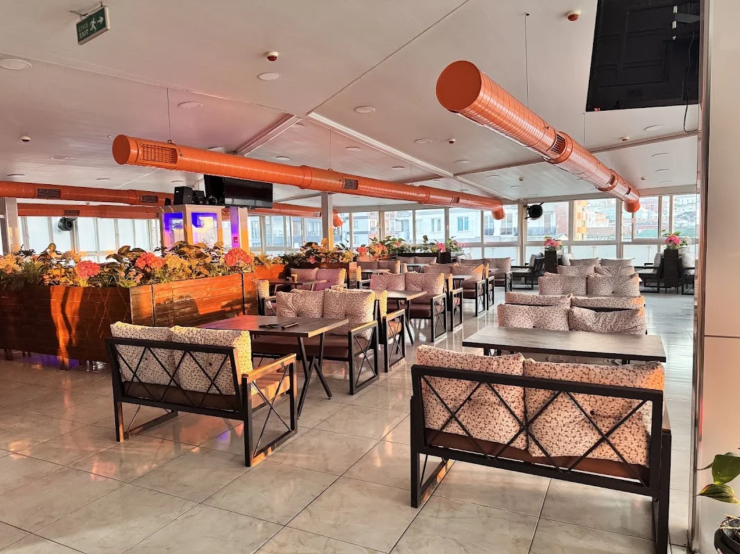 Mazi Cafe