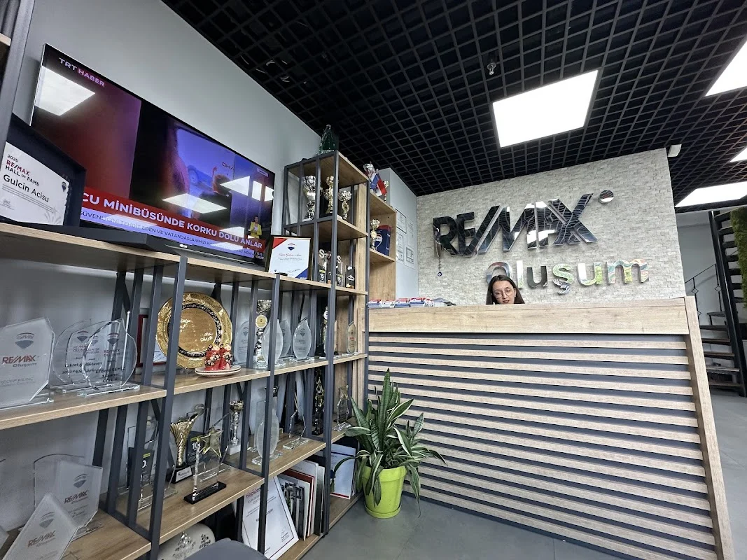 RE/MAX Oluşum
