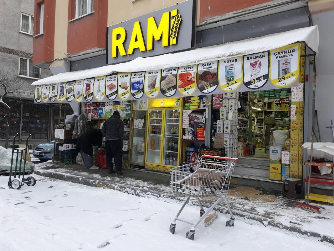 Rami market güneşli