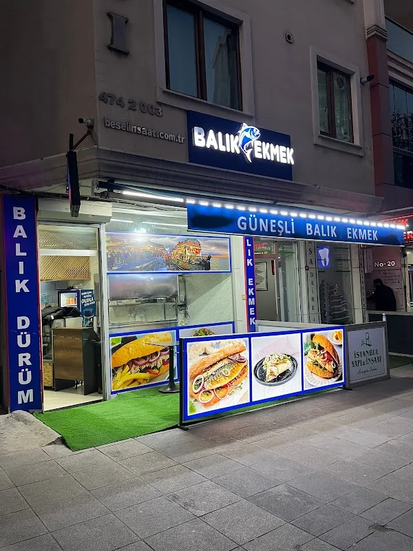 Güneşli balık ekmek (kayıkçı balık evi)