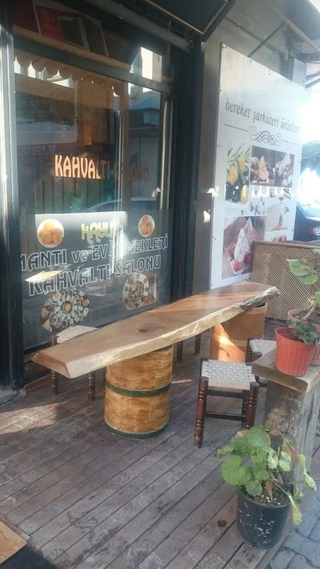 KAYISI MANTI EV YEMEKLERİ KAHVALTI SALONU