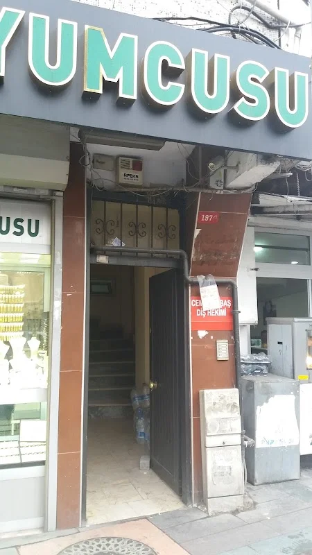 Diş Hekimi Cemal Akbaş