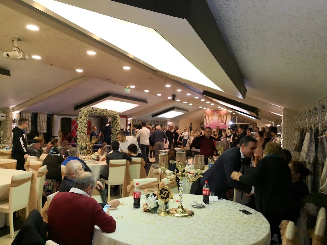 Moda Davet ve Balo Salonu