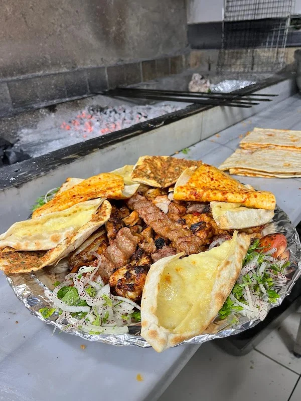 Birecik han kebab pide ve lahmacun salonu