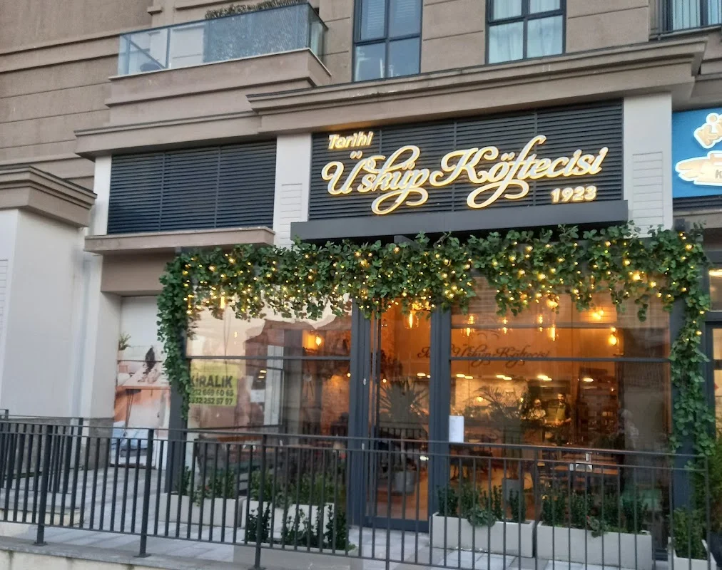 Tarihi Üsküp Köftecisi Bahçeşehir