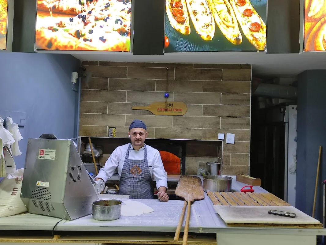 PİDECİ REŞAT USTA