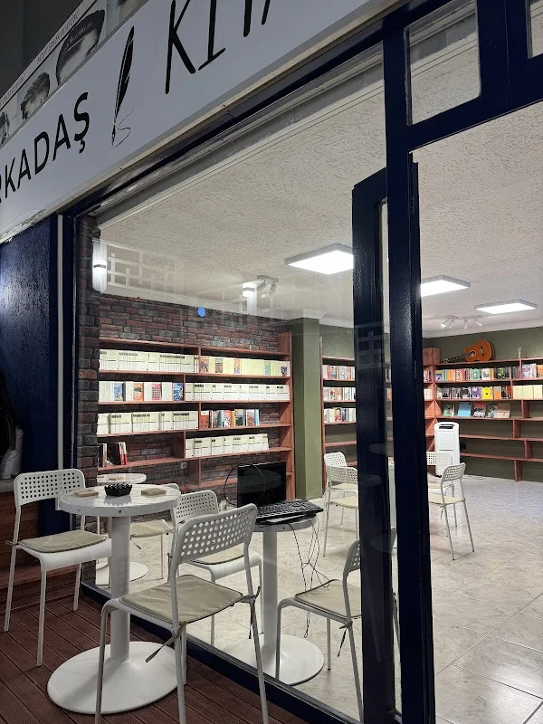 Arkadaş Kitap Kafe