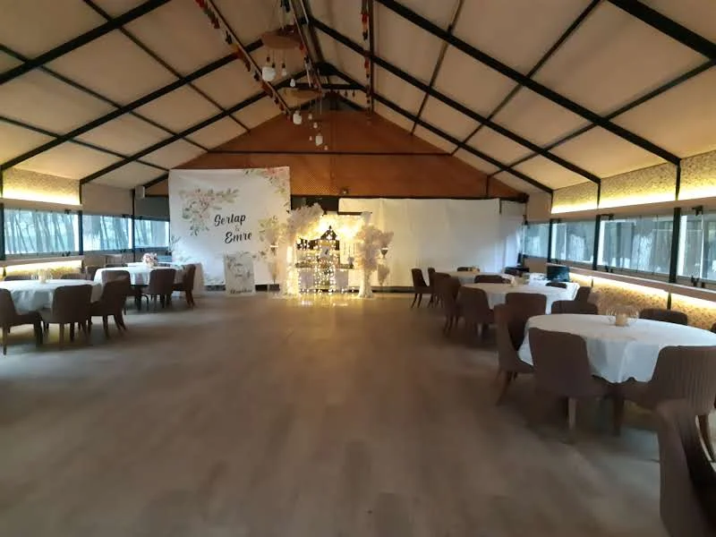 Kozalak Cafe Resturant Tesisleri