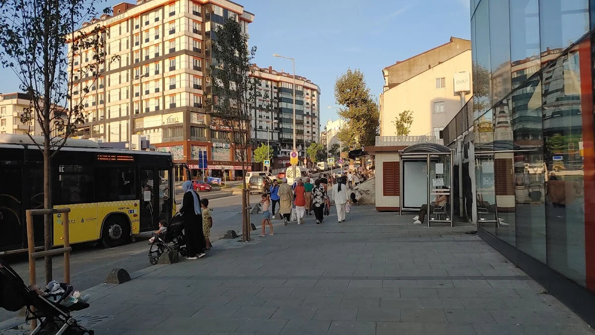 Candan Alışveriş Merkezleri