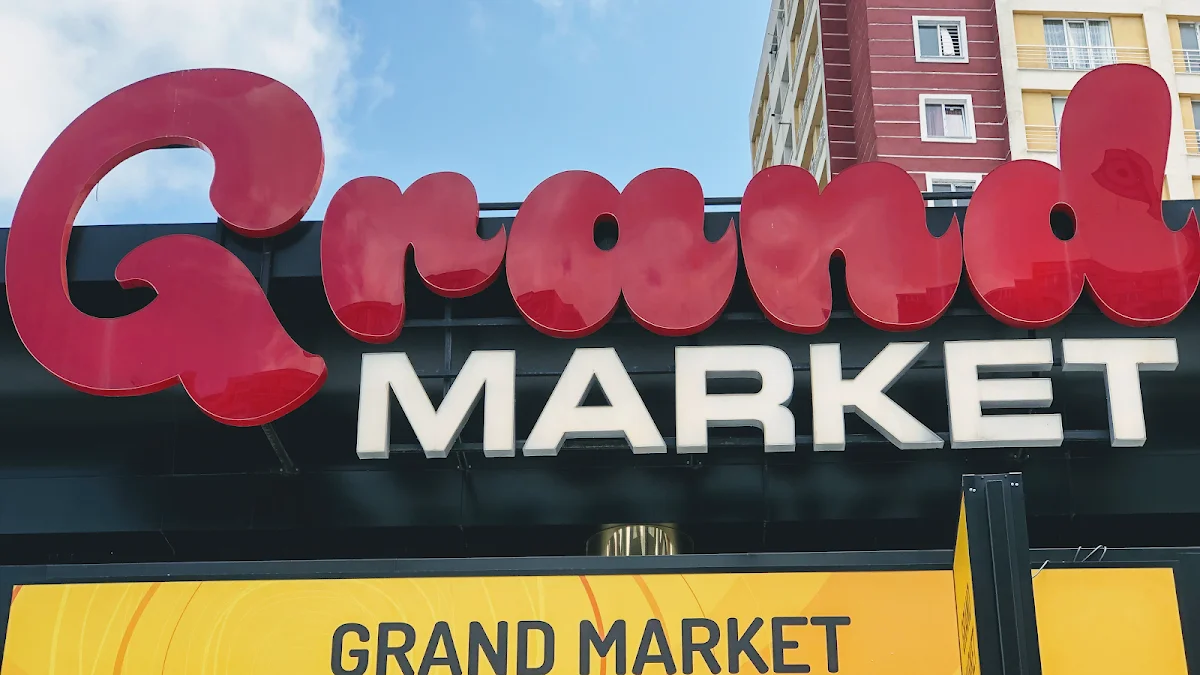 GRAND MARKET