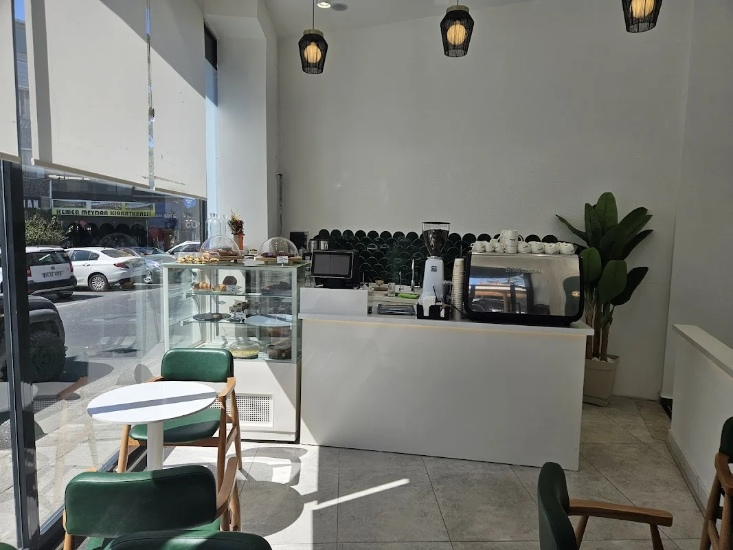Laribera Cafe Patisserie