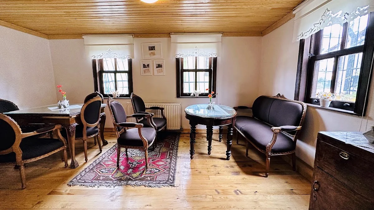 Kujna Restaurant