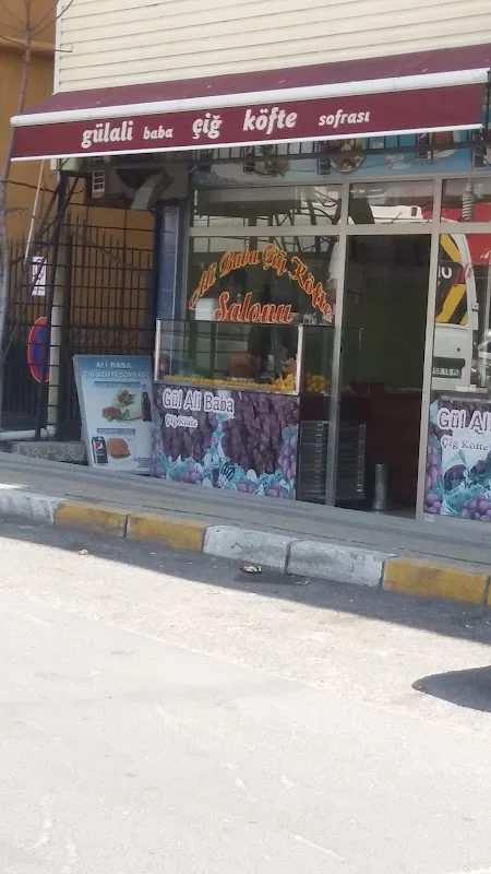 Gülali Baba Çiğ Köfte Sofrası