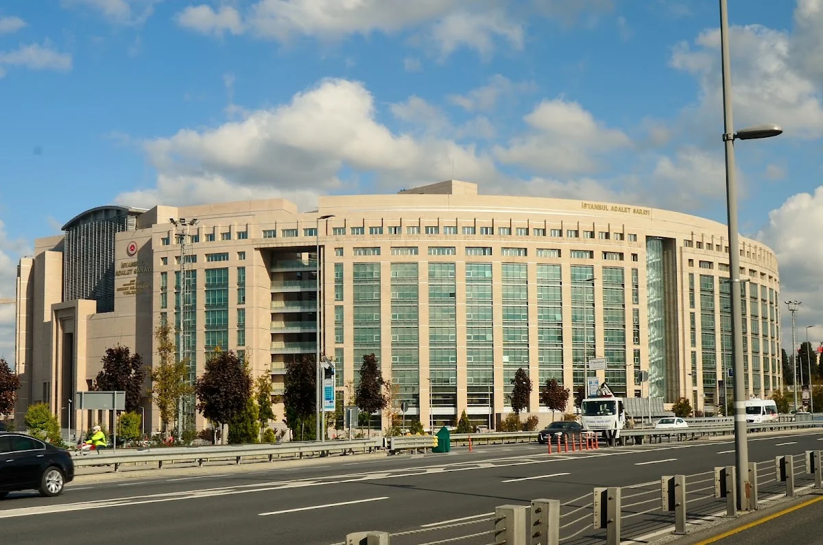 Avukat Yusuf Emrehan Sucu - İstanbul Hukuk Bürosu - Boşanma Avukatı - Ceza Avukatı - Tazminat Avukatı - İşçi Avukatı
