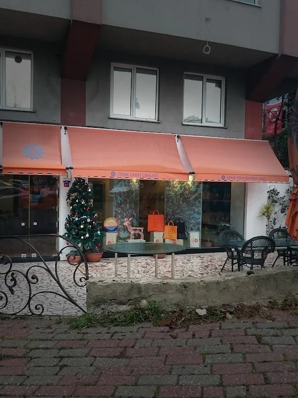 İznik Vakfı Çinileri