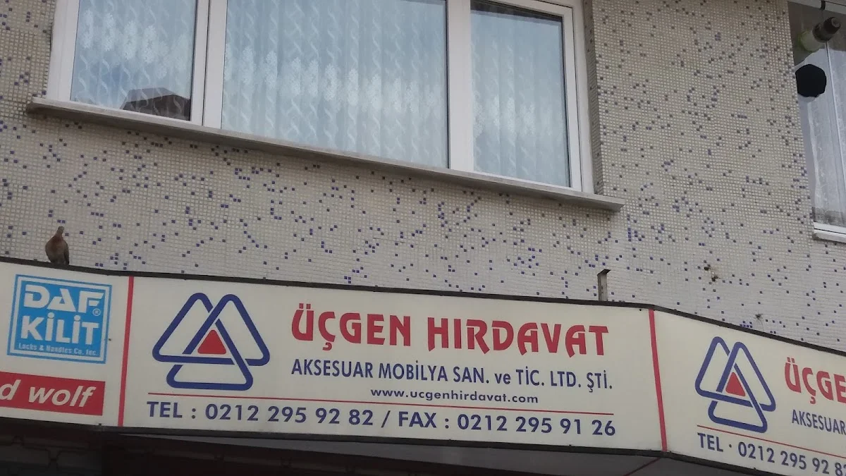 Üçgen Hırdavat