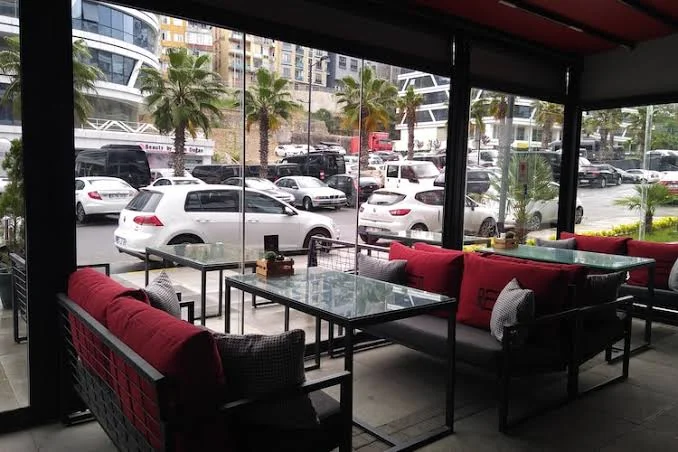 Red Lounge