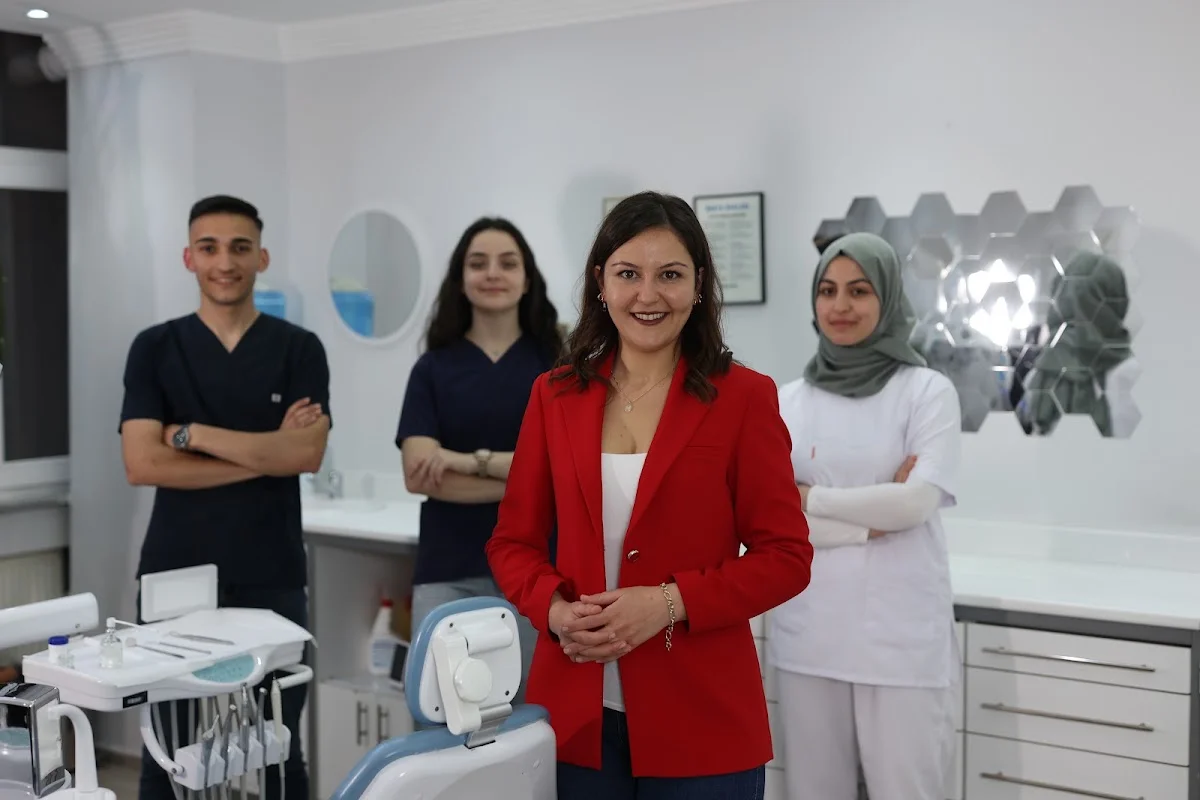 Diş Hekimi Gamze Coşar