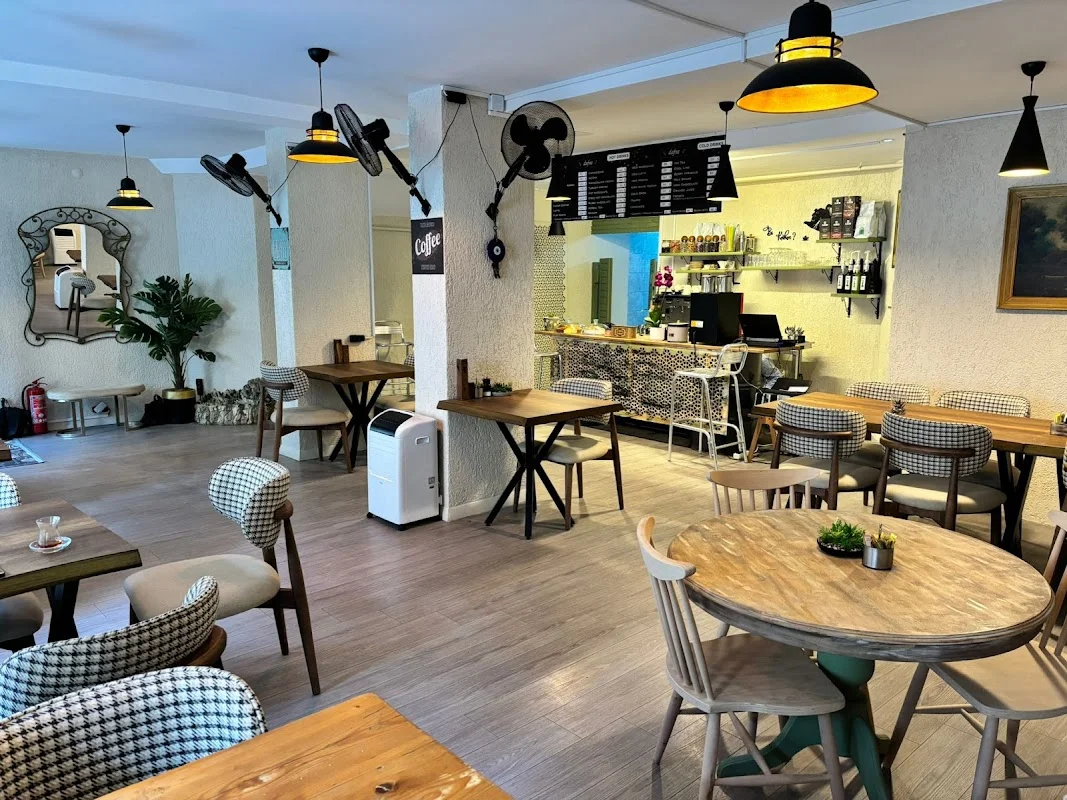 DAFNE CAFE & KİTCHEN