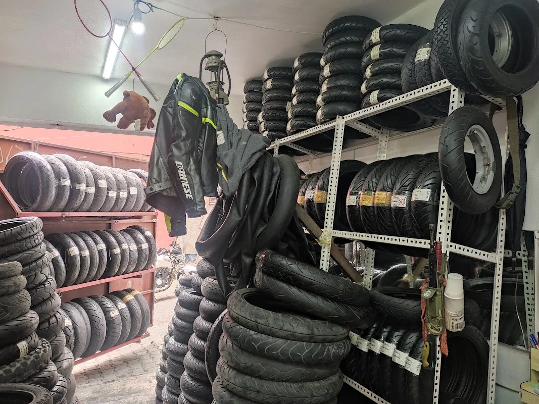 ÖZ MOTOR 7/24 (MOBİL MOTOSİKLET LASTİK)
