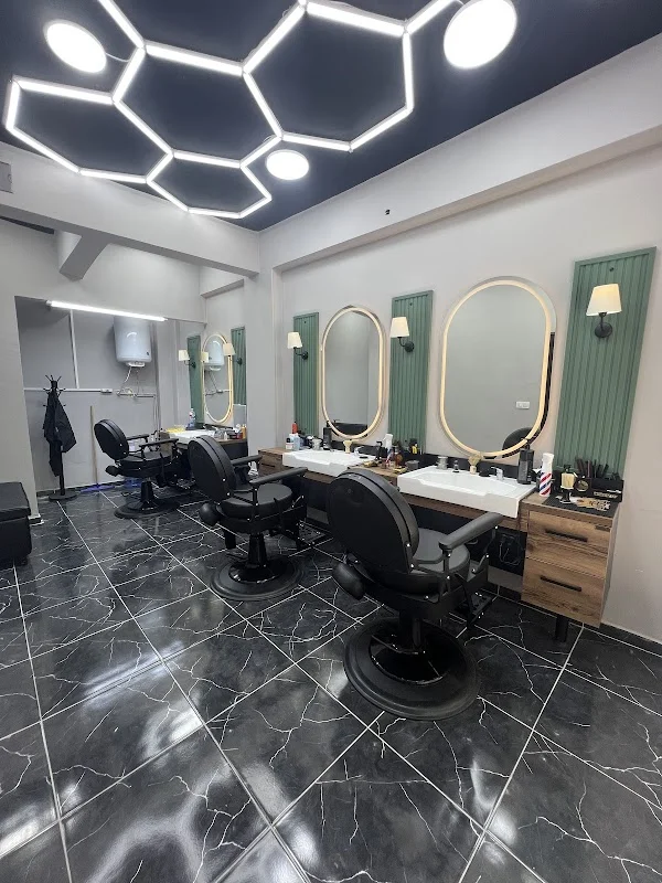 YY BARBER CLUB