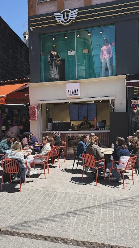 Arada Kahve Dükkanı Beyazıt