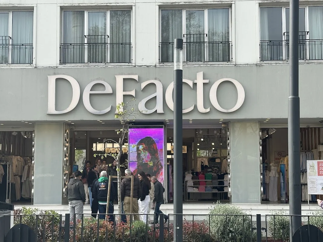 DeFacto