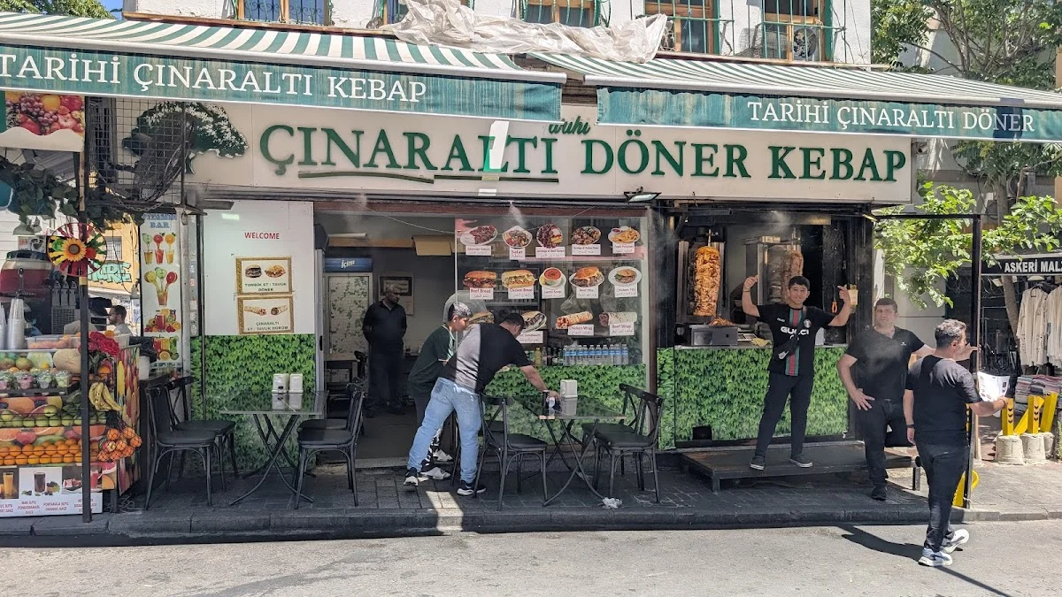 Tarihi Çınaraltı Döner Kebap