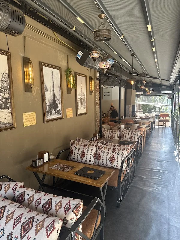 Tarihi Çemberlitaş Cafe Restaurant