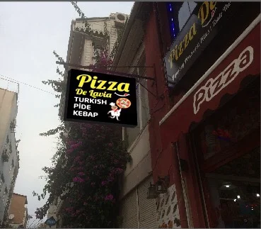 Pizza De Lavia