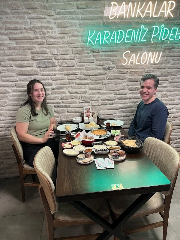 Bankalar Karadeniz Pide Salonu