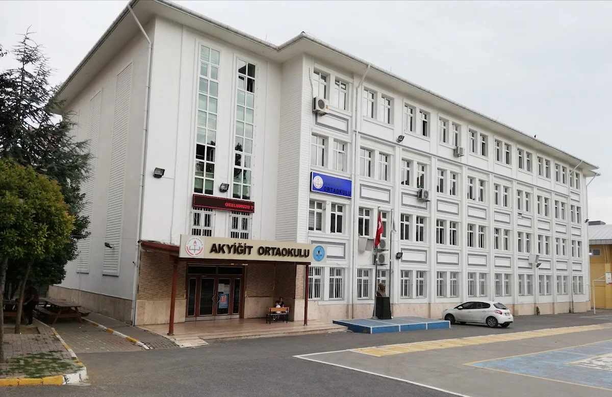Akyiğit Ortaokulu