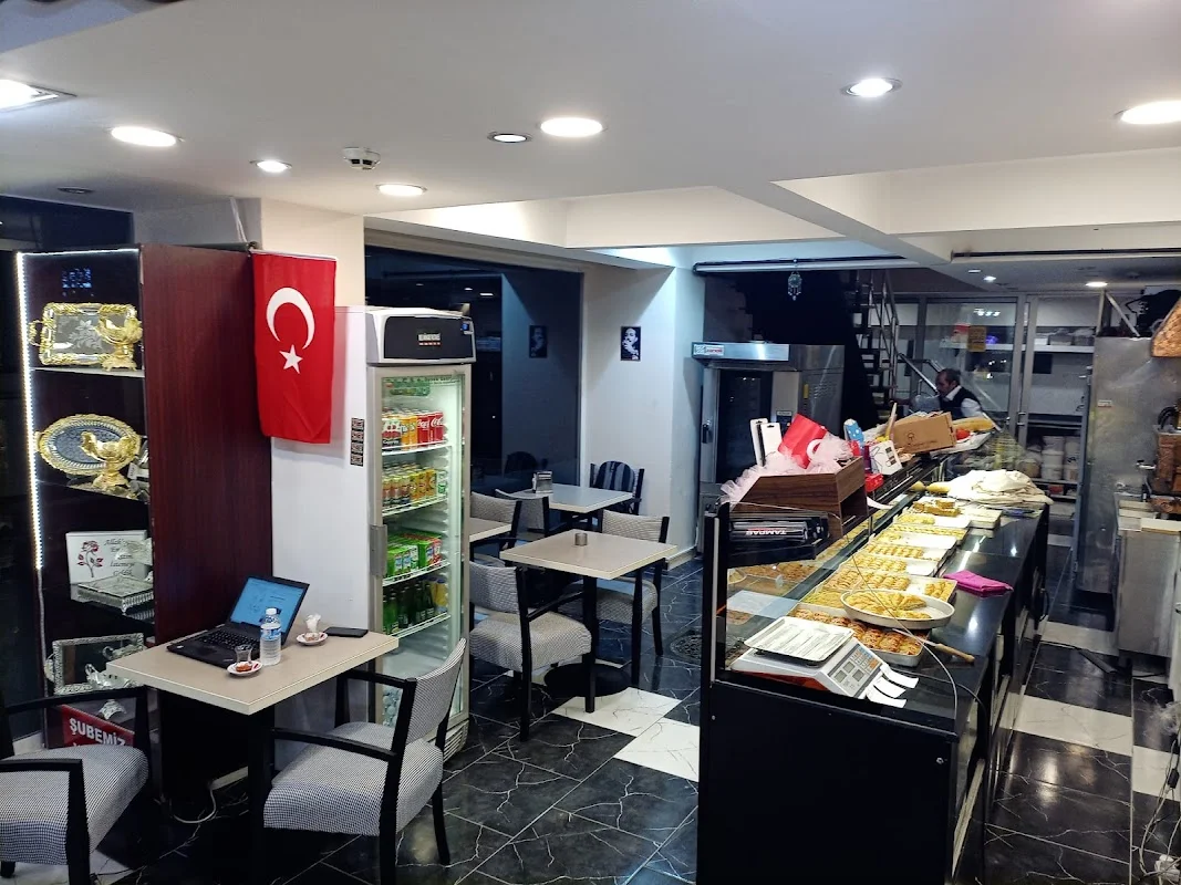 Beş Minare pastanesı