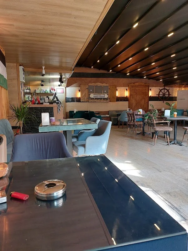 Lyalena caffe