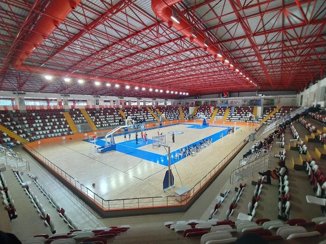 Güngören Spor Kompleksi Ve Stadı