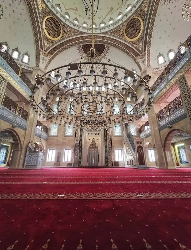 Haznedar Merkez Cami