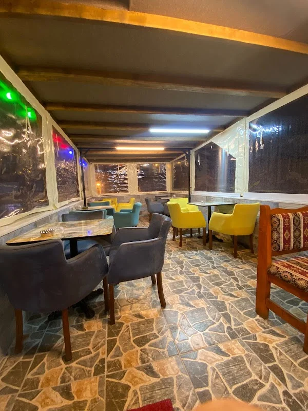 LoLo BURGER & CAFE RESTAURANT